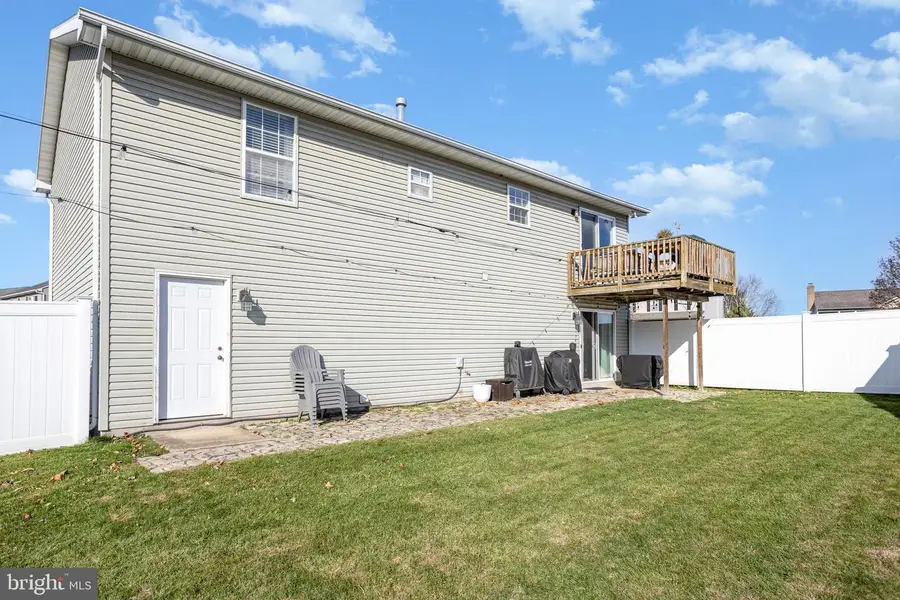 3221 Grey Fox Cir, Dover, PA 17315 - Image #2