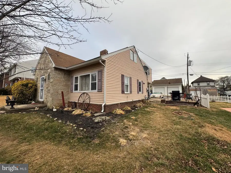 1321 Canterbury Ln, York, PA 17406 - #3