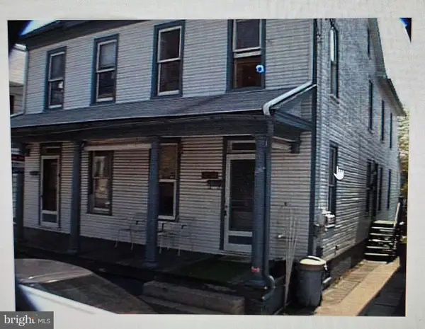 226-2261/2 E Poplar St, HANOVER, PA 17331