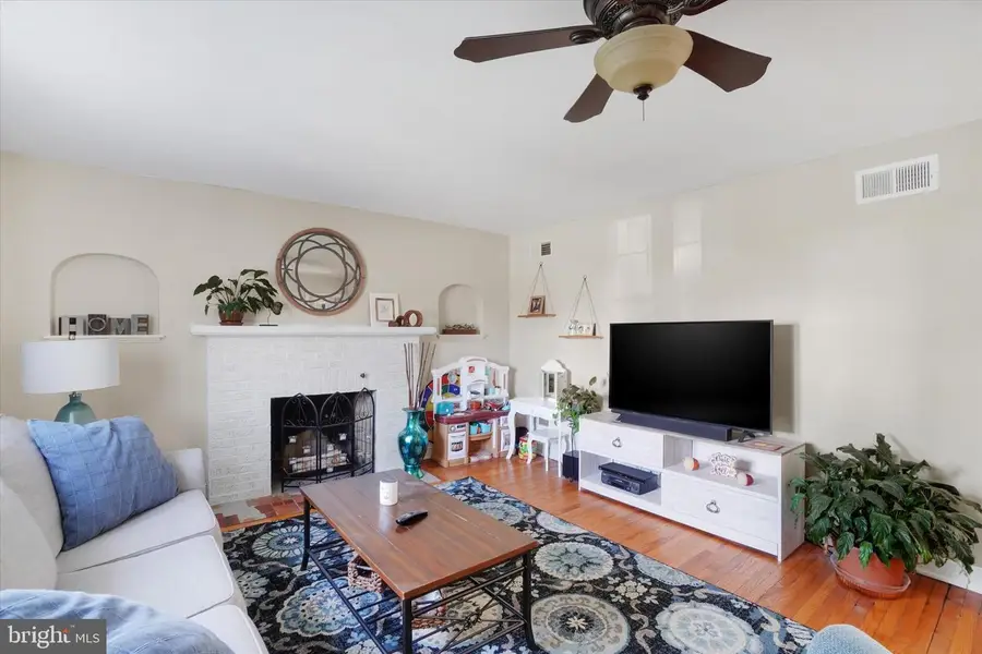 1552 Wayne Ave, York, PA 17403 - Image #2