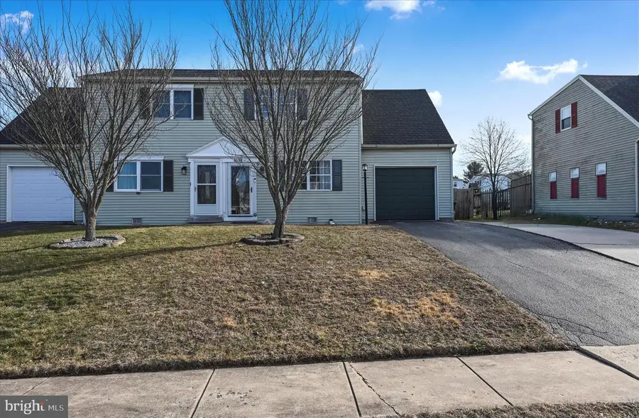 1634 Blue Jay Dr #a, Dover, PA 17315 - Image #2