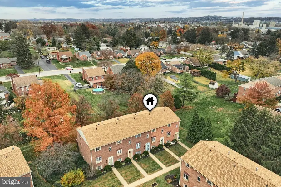 413 Weldon Dr #413, York, PA 17404 - Image #2