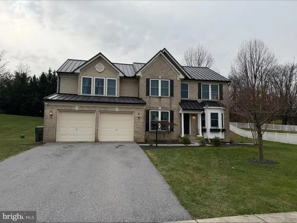 735 Clydesdale Dr, YORK, PA 17402