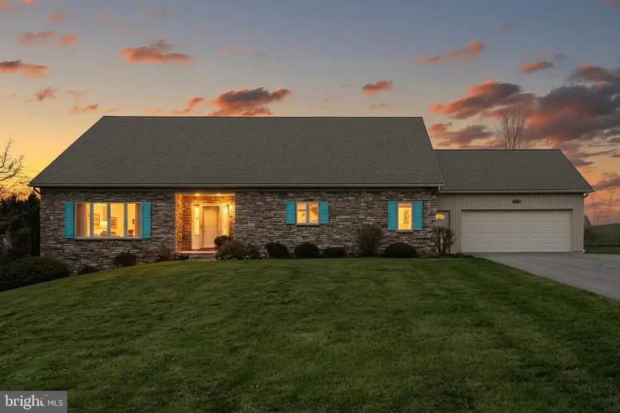 1317 Manor Rd, Windsor, PA 17366 - Image #2