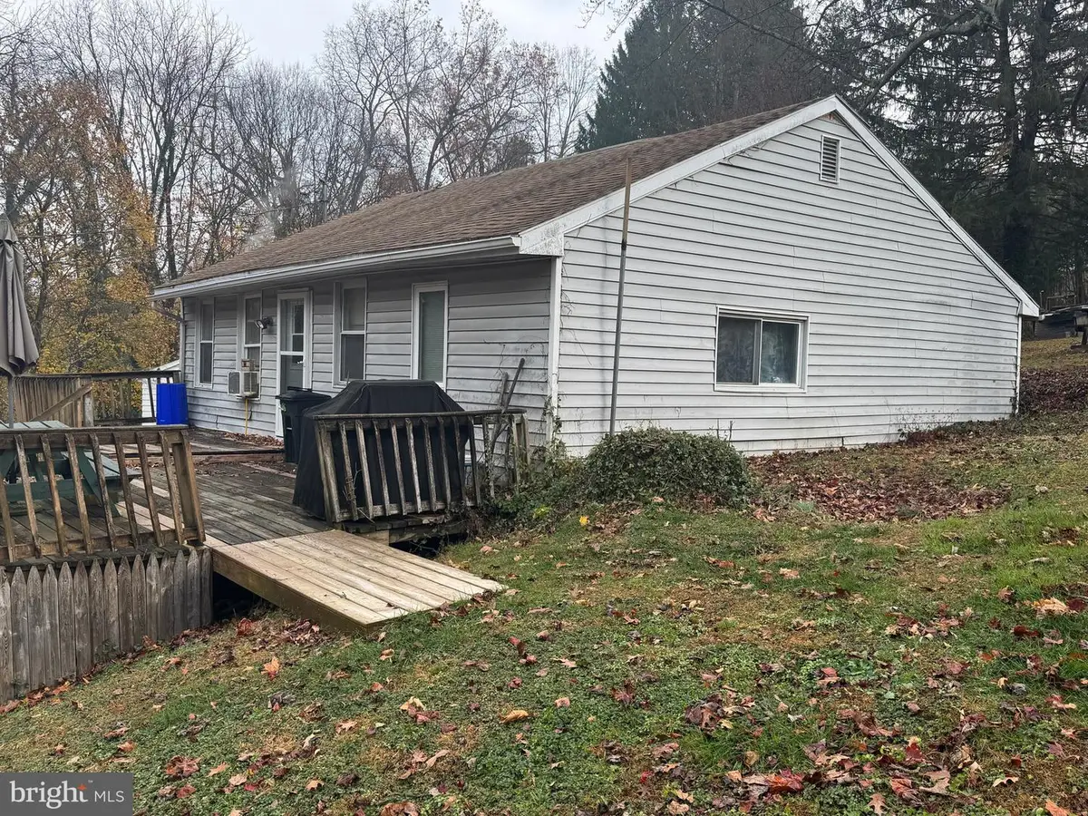 645 Park St, Manchester, PA 17345 - Image #1