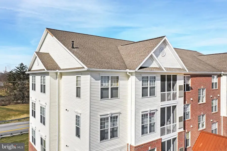 1050 Crest Way #401, York, PA 17403 - Image #2