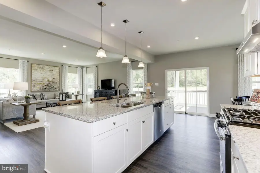 320 Spring Ln, York, PA 17406 - Image #2