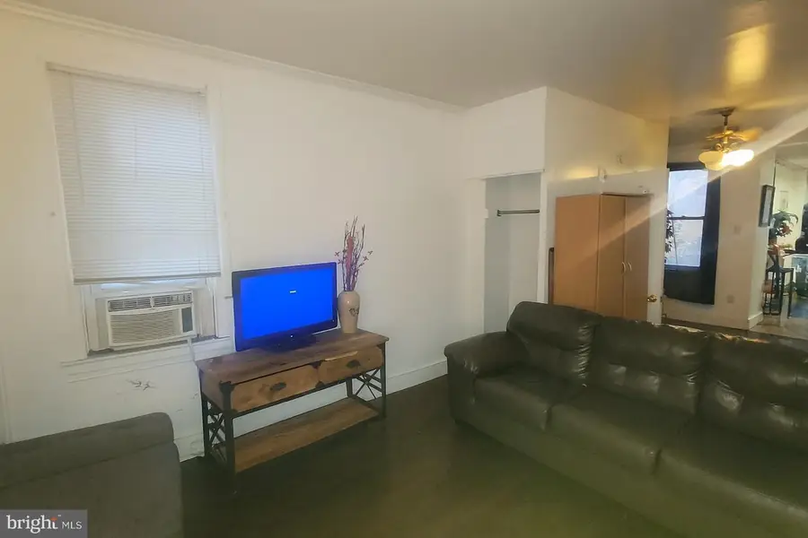 42 N East St, York, PA 17403 - Image #2