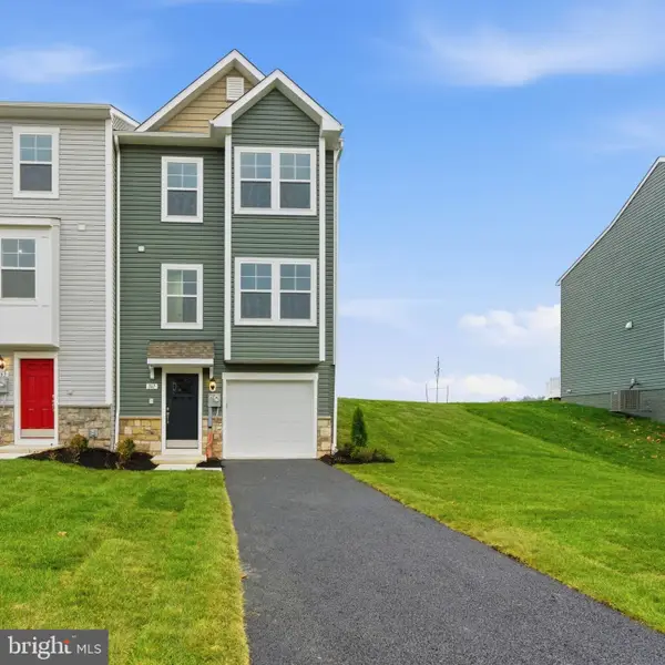 161 Homestead Dr, HANOVER, PA 17331