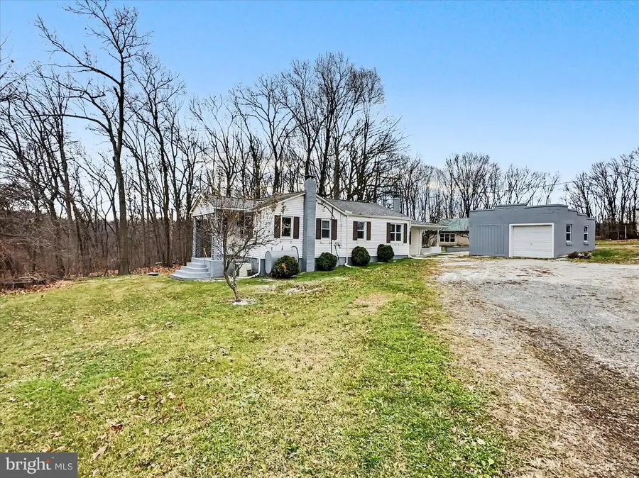 1063 Snyder Corner Rd, Red Lion, PA 17356 - Image #2