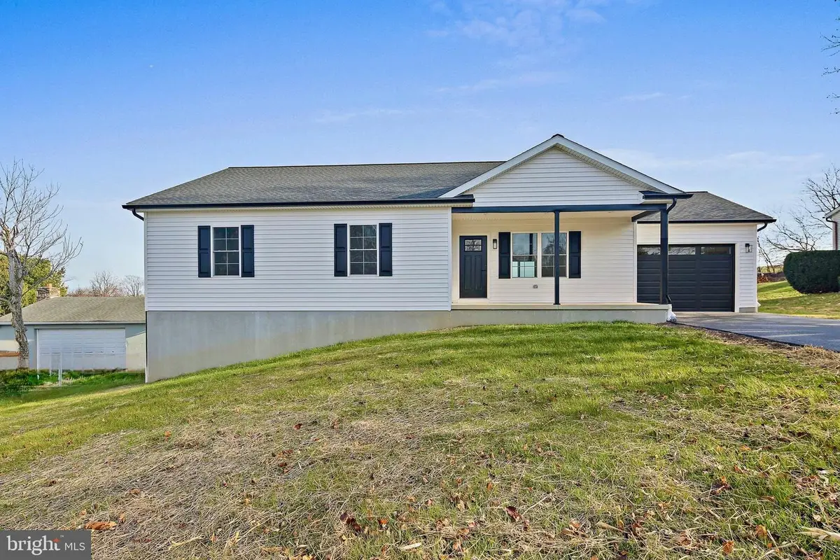 335 E Snyder Corner Rd, Red Lion, PA 17356 - Image #1