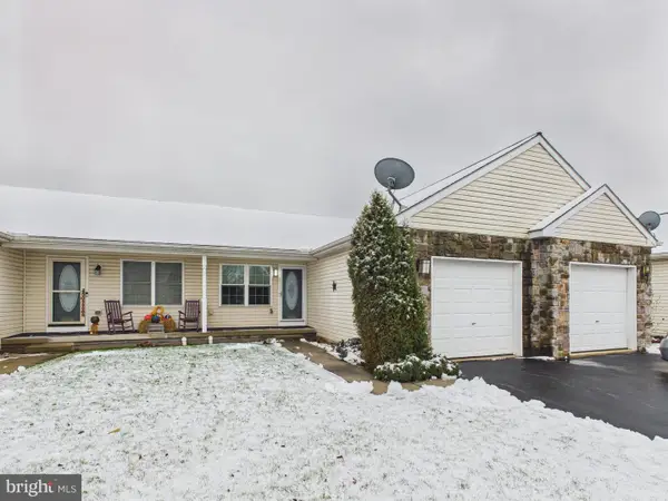 1919 Deerfield Dr, DOVER, PA 17315