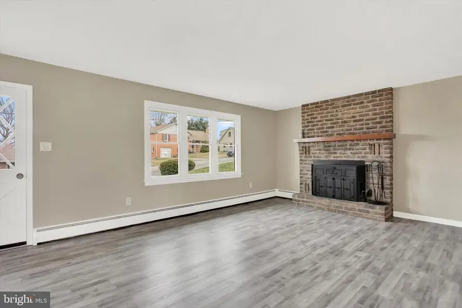 108 Hirtland Ave, Hanover, PA 17331 - Image #3