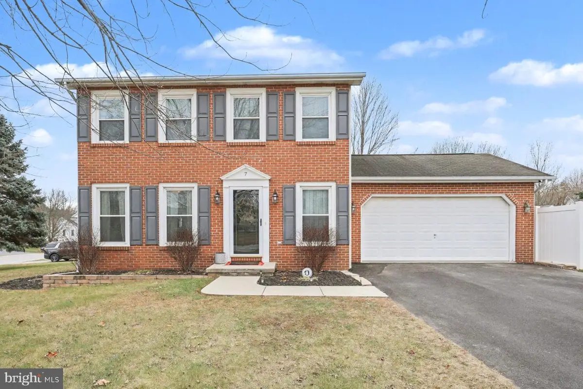 7 Meadow Ln, Hanover, PA 17331 - Image #1