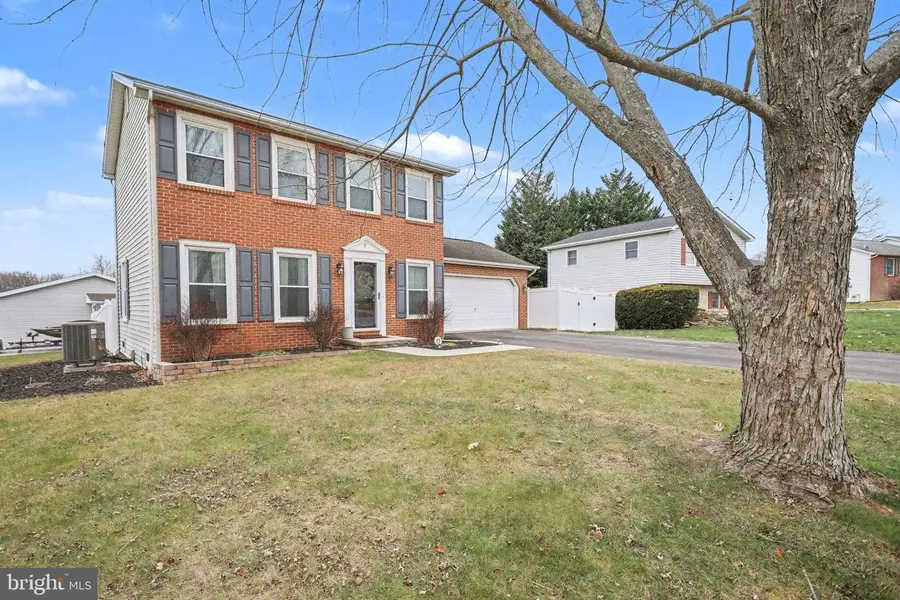 7 Meadow Ln, Hanover, PA 17331 - Image #2