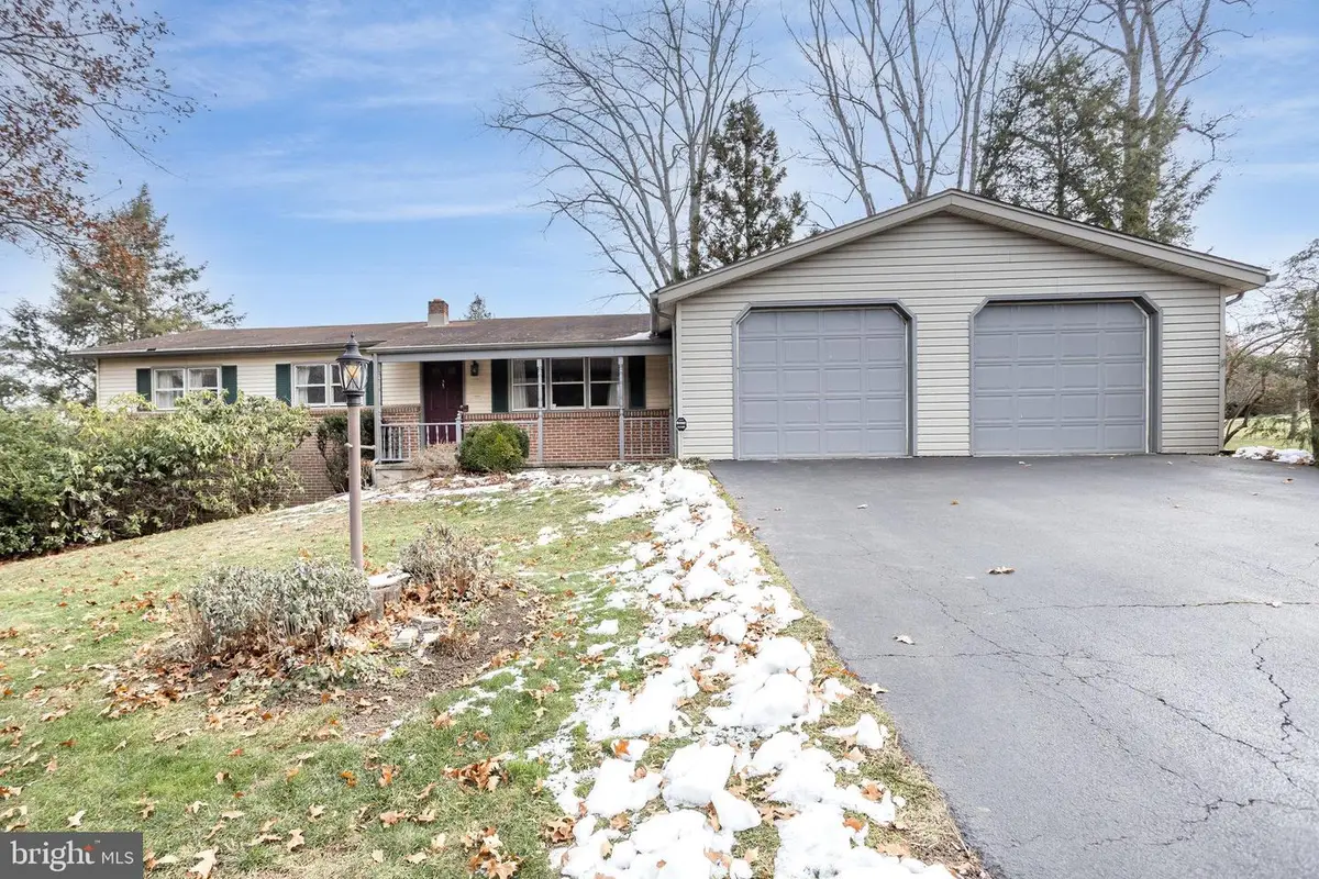 32 N Bishop Rd, Mechanicsburg, PA 17055 - Image #1