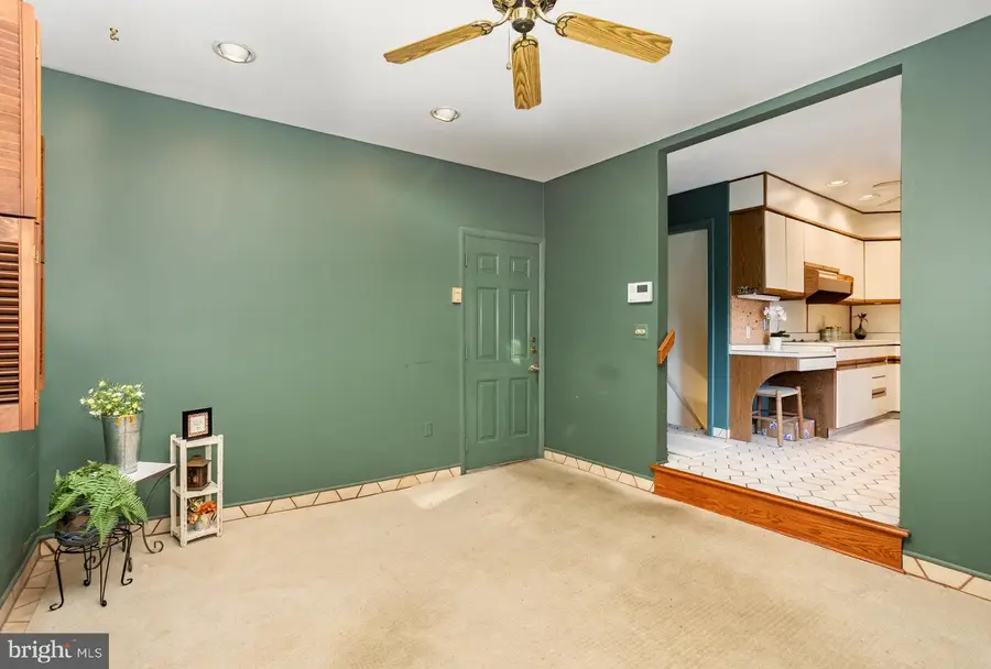 32 N Bishop Rd, Mechanicsburg, PA 17055 - Image #2