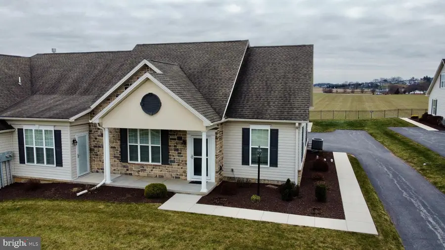 160 Dolomite Dr #12b, York, PA 17408 - Image #2