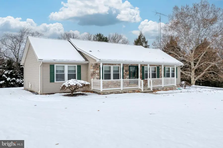 67 Lakeview Ter, Hanover, PA 17331 - Image #2