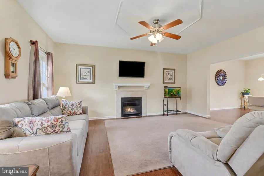 131 Pleasantview Ter, New Cumberland, PA 17070 - Image #3