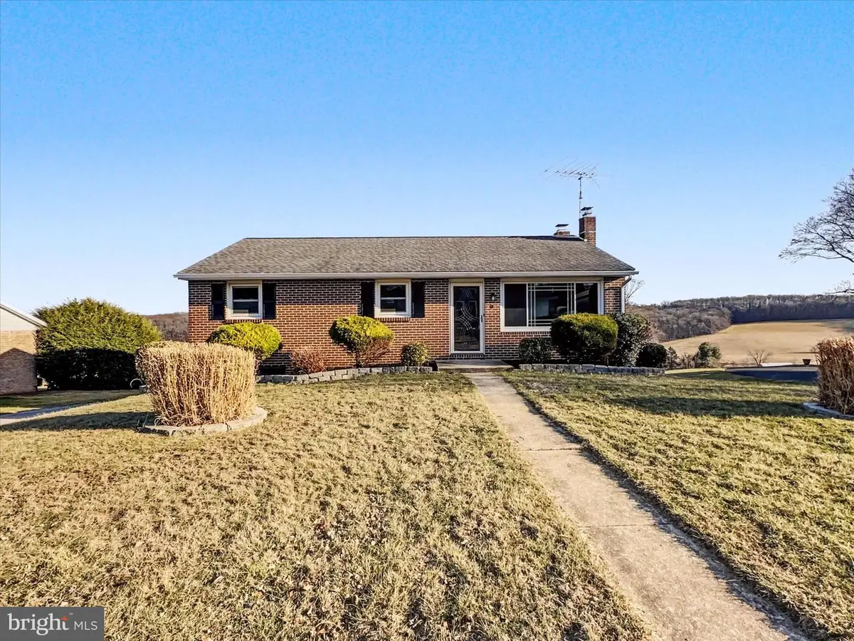 18 Logan Heights Rd, York, PA 17403 - #1