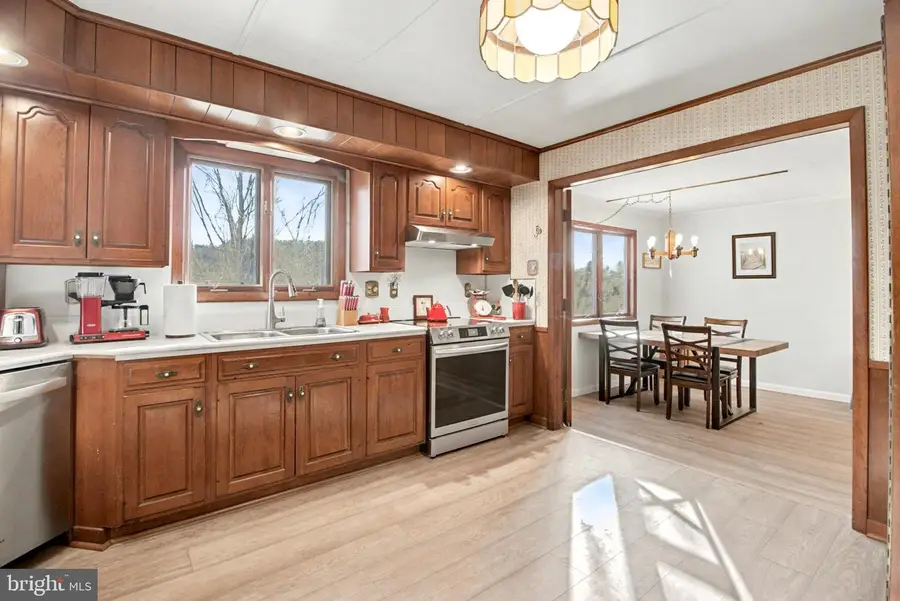 36 Crescent Dr, New Cumberland, PA 17070 - Image #3