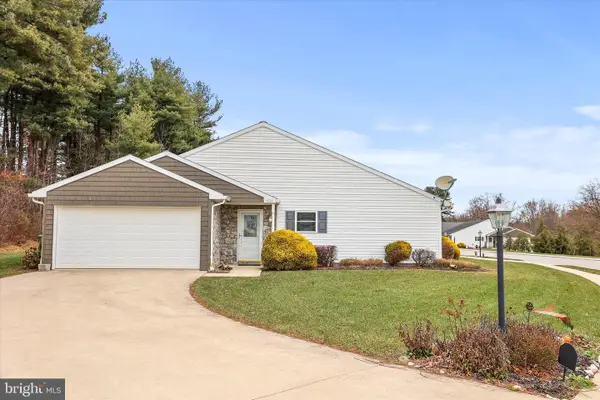 4049 Clair Mar Dr #13, DOVER, PA 17315