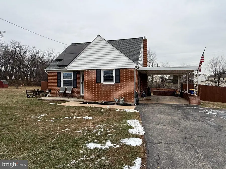 2300 Wyndhurst Ct, York, PA 17408 - Image #2