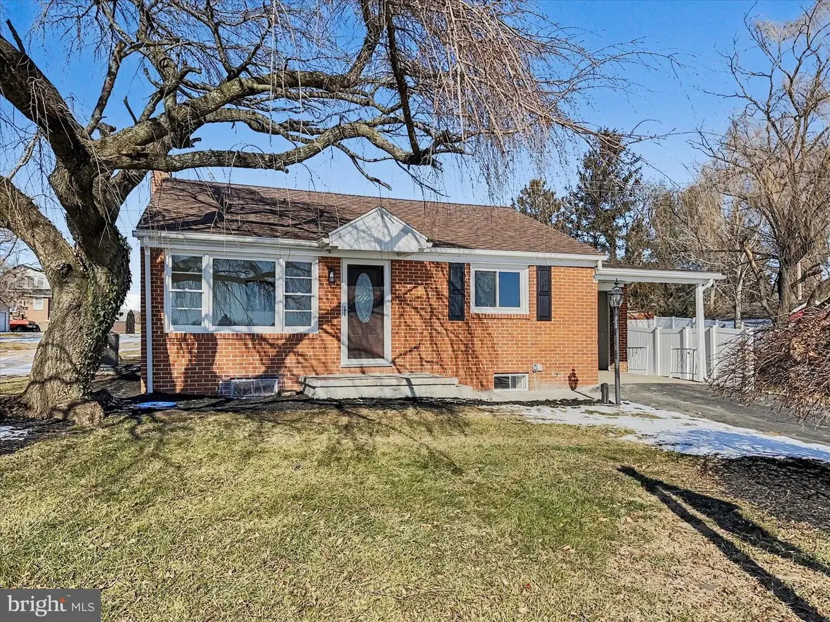 4019 Wolfs Church Rd, York, PA 17408 - #1