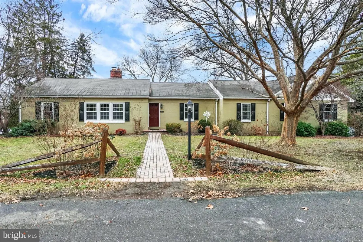 22 Ridgeway Dr, York, PA 17404 - Image #1