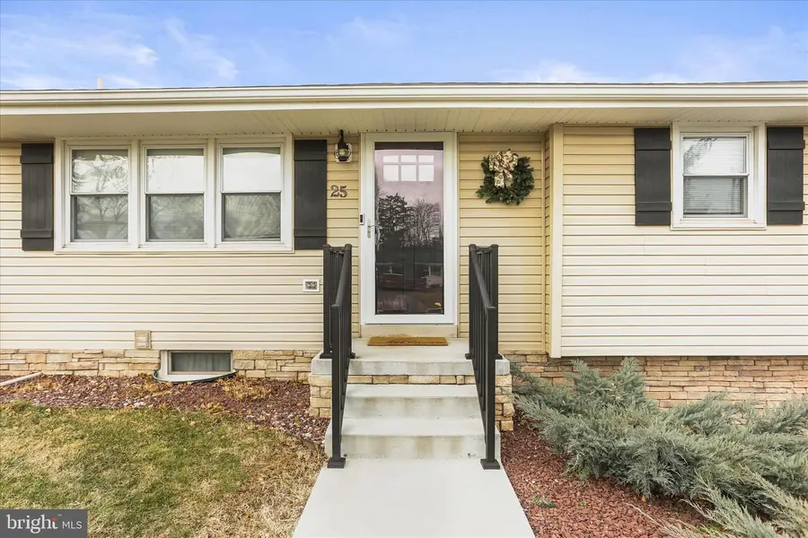 25 Hemler Dr, Hanover, PA 17331 - Image #2