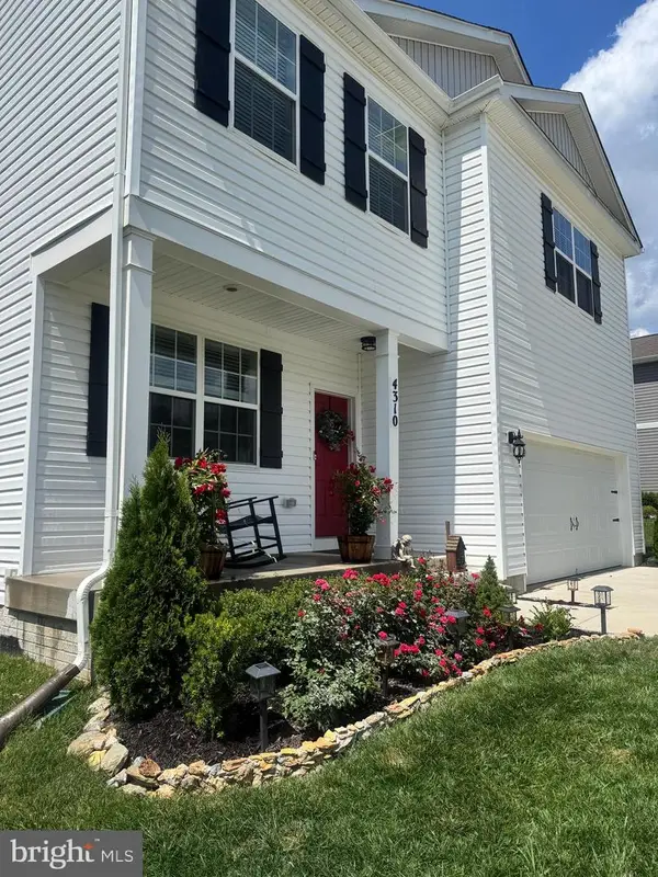 4310 Brent Dr, SPRING GROVE, PA 17362