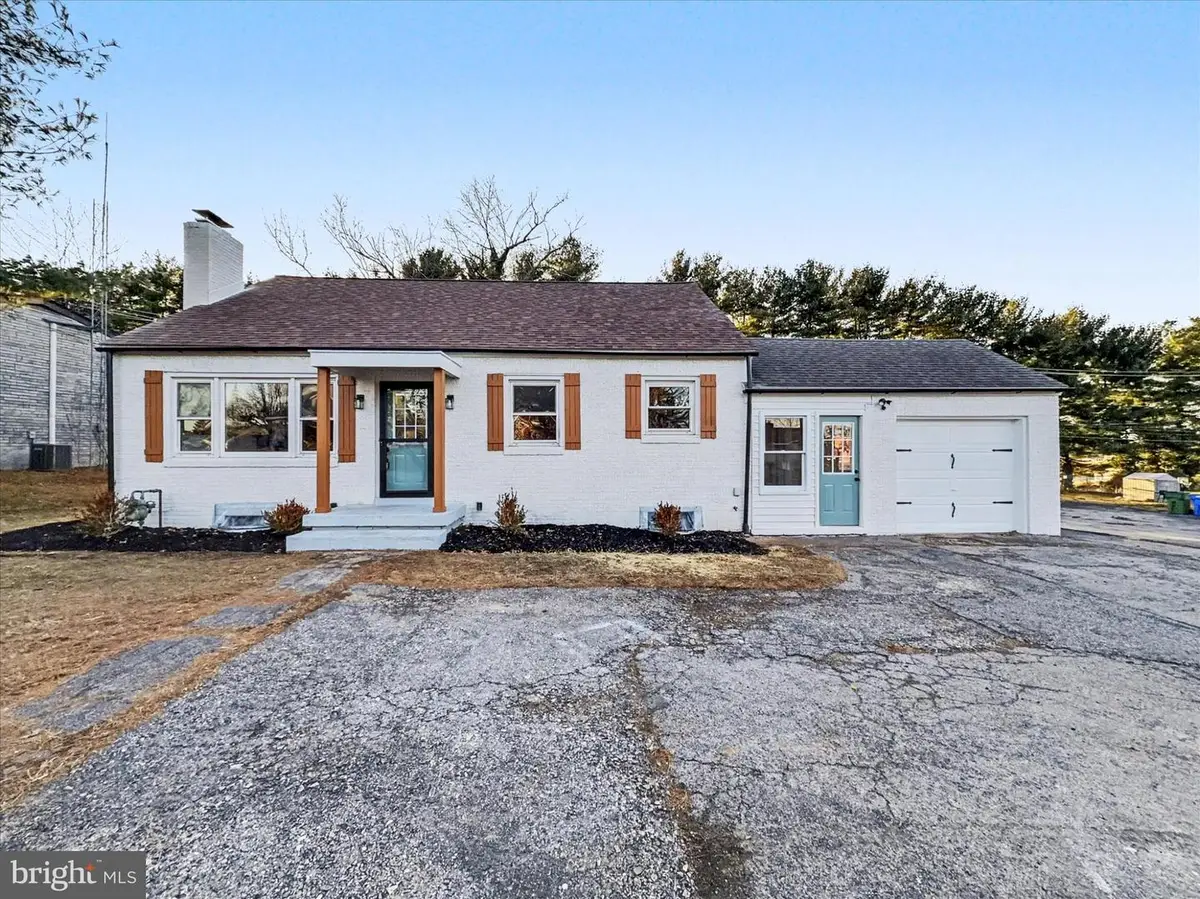 2196 S Queen St, York, PA 17402 - Image #1