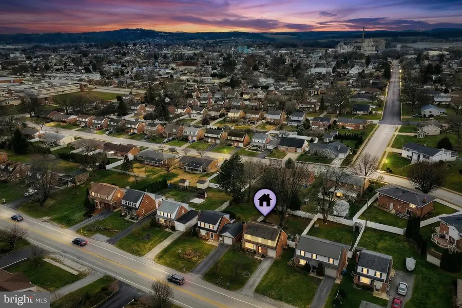 1960 Bannister St, York, PA 17404 - #2