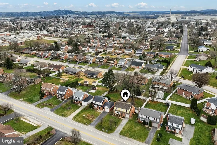 1960 Bannister St, York, PA 17404 - #3