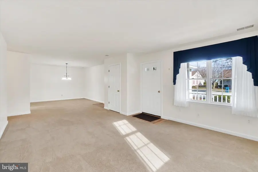 4114 Woodspring Ln, York, PA 17402 - Image #3