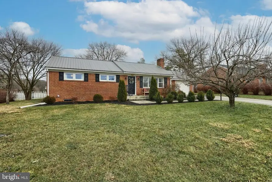 44 N Grant Rd, Thomasville, PA 17364 - Image #2