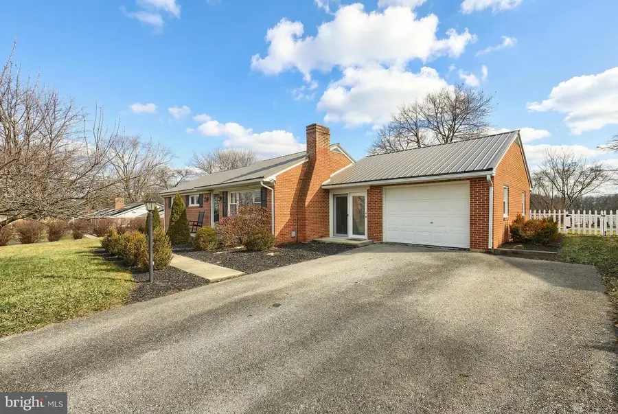 44 N Grant Rd, Thomasville, PA 17364 - Image #3