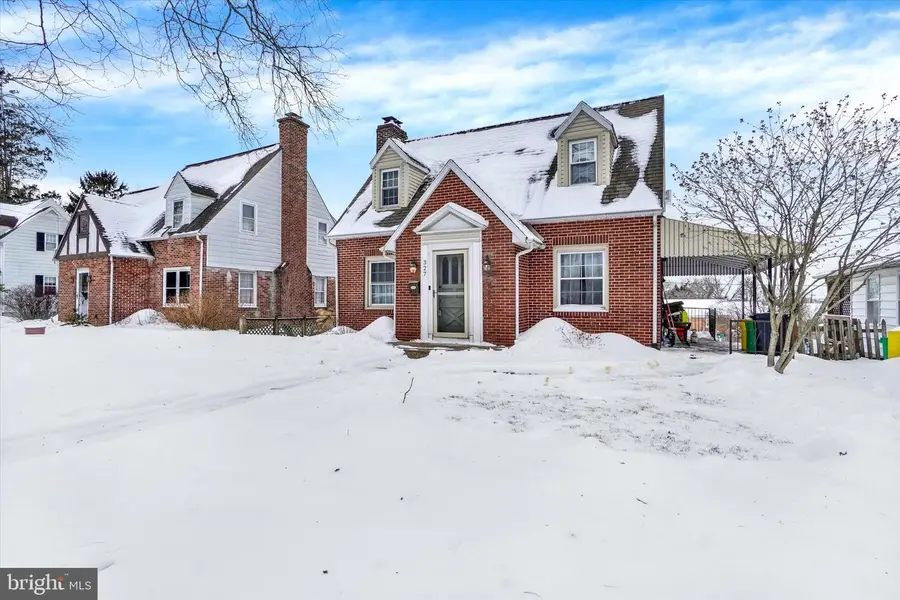 327 Creston Rd, York, PA 17403 - Image #2