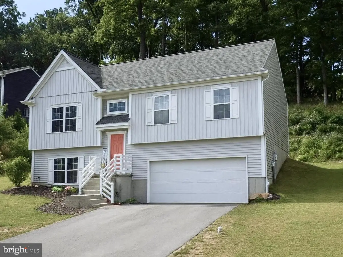 620 Woodside Rd, York, PA 17406 - Image #1