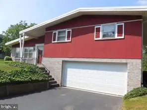 9 Berlin Ct, York, PA 17408 - Image #2