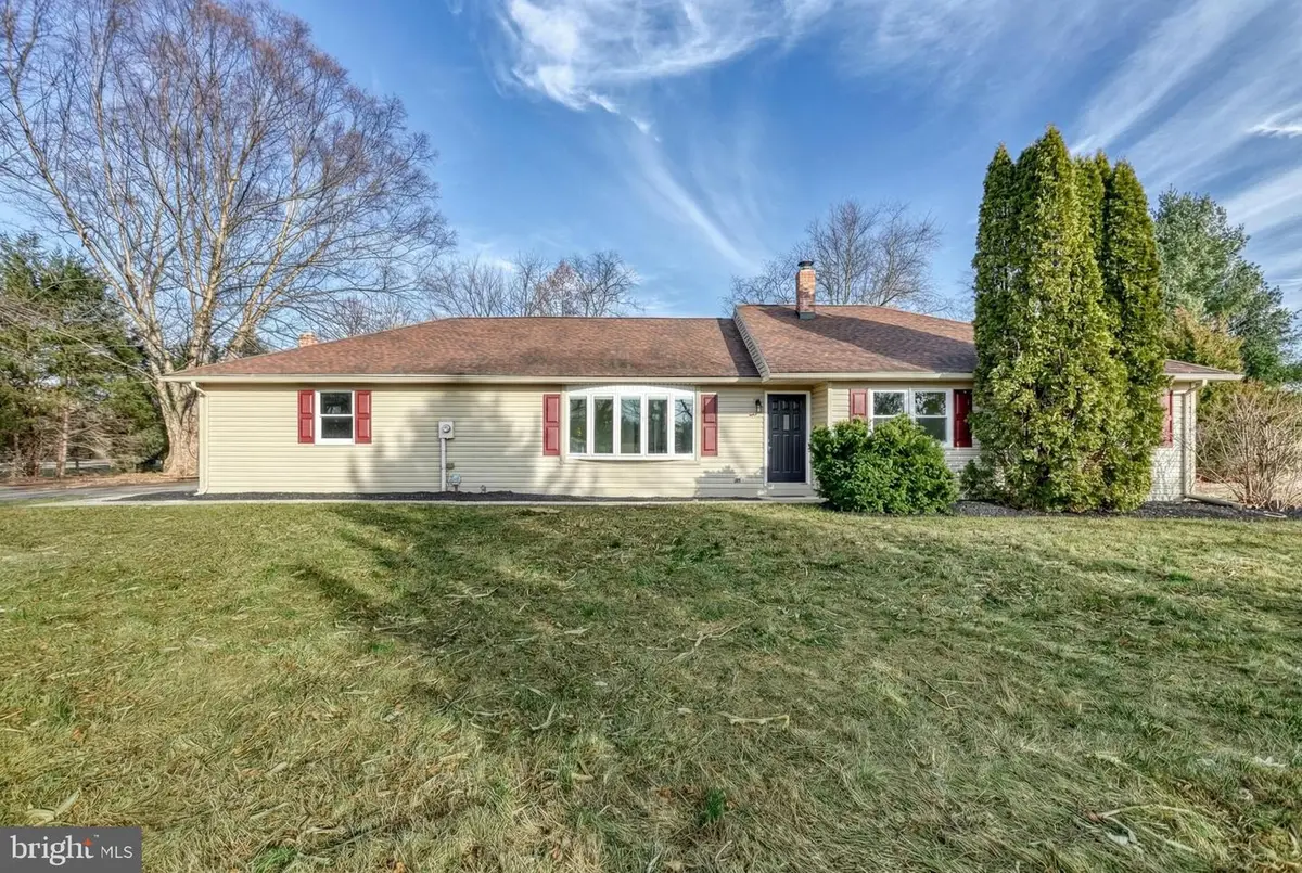 79 N School House Rd, Thomasville, PA 17364 - Image #1
