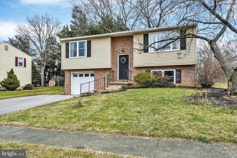3375 Taunton Dr, York, PA 17402 - Image #3