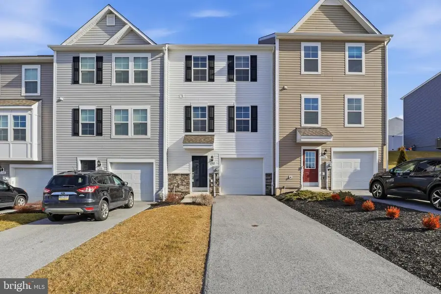 202 Homestead Dr, Hanover, PA 17331 - Image #2