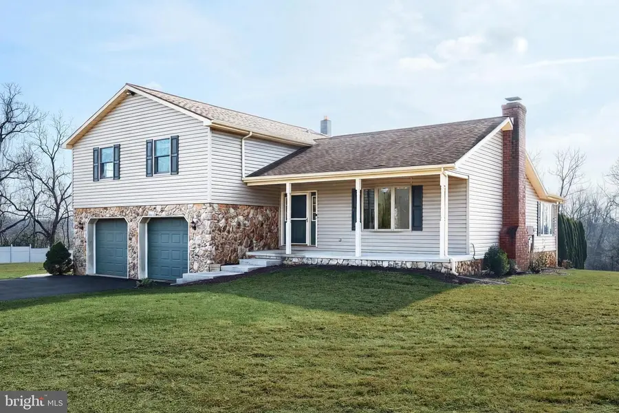 90 Vida Ln, Dover, PA 17315 - Image #2