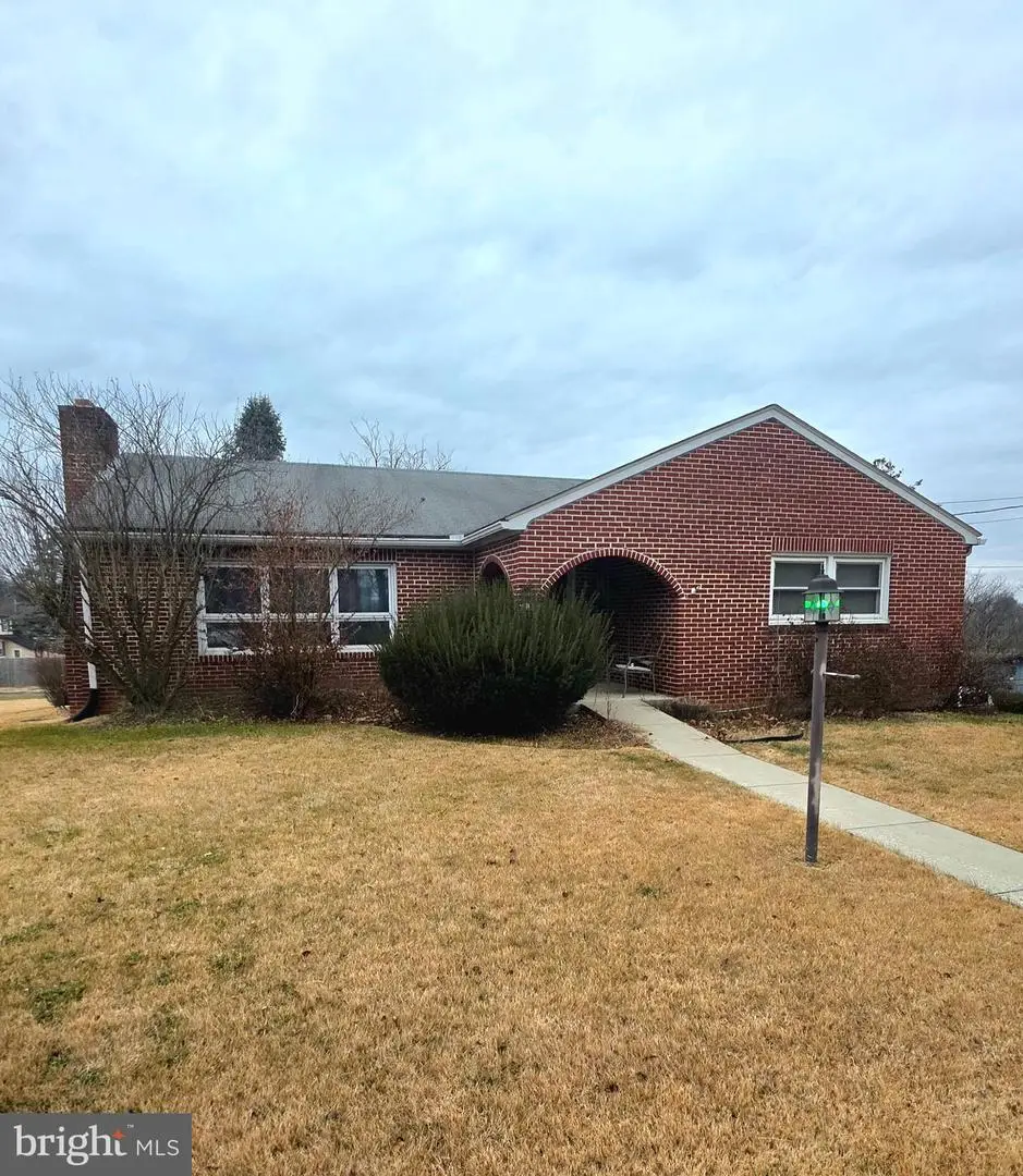 2075 Winding Rd., York, PA 17408 - Image #1