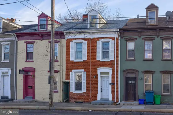 372 E Philadelphia St, YORK, PA 17403
