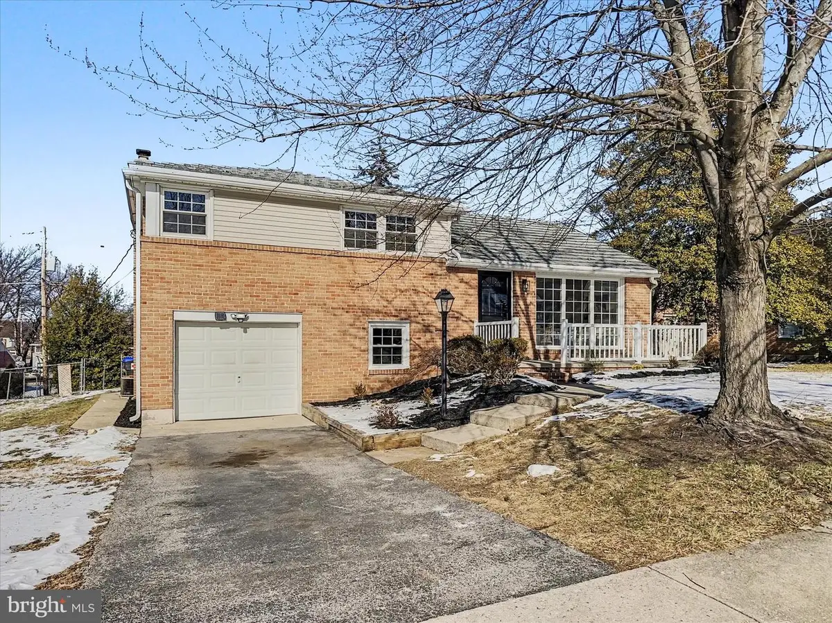 2461 Raleigh Dr, York, PA 17402 - #1