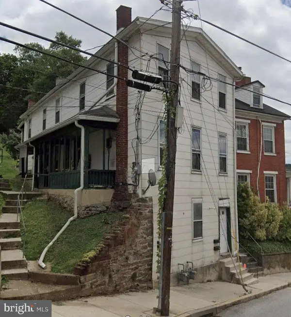 7 Church St, GLEN ROCK, PA 17327