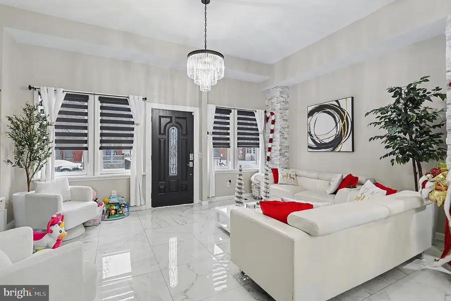 669 W Princess St, York, PA 17401 - Image #3